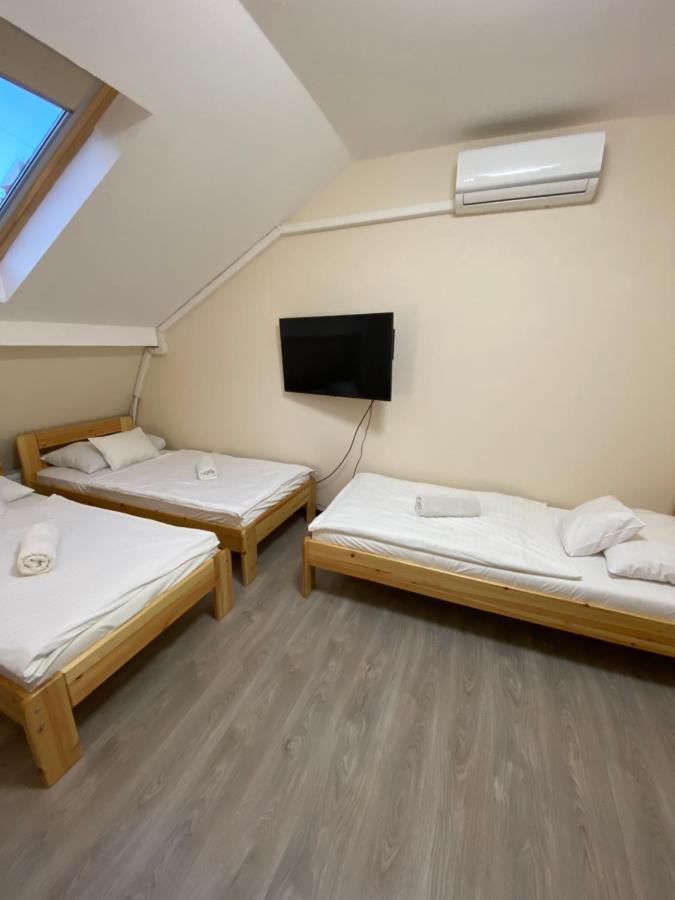 Kiskakas Etterem Hotel Zalaegerszeg Exterior photo